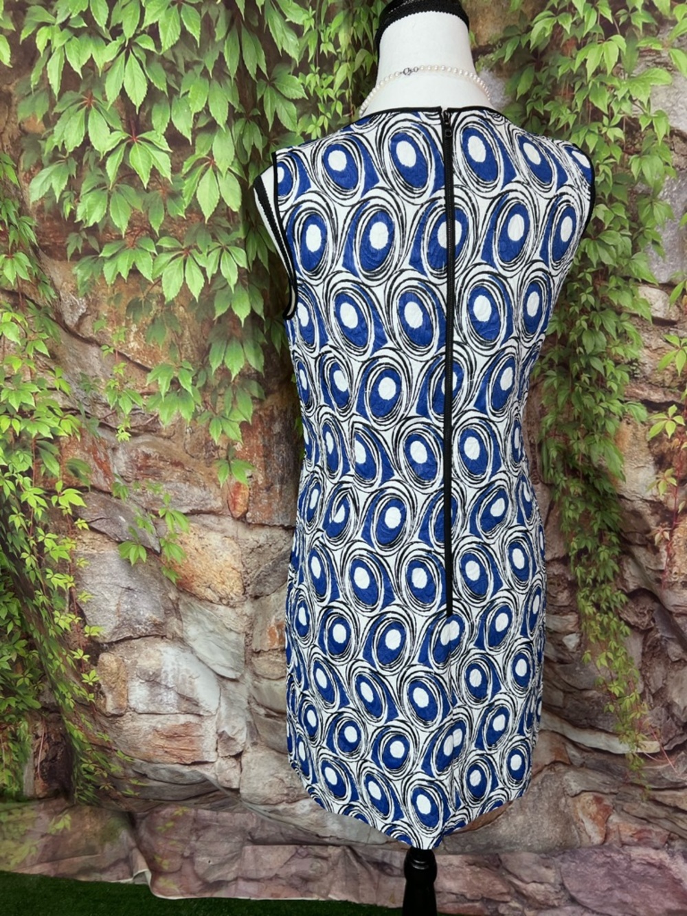 MISS WU Geometric Print Textured Tailored Luxury Sleeveless Shift Dress, 2 - Picture 6 of 9